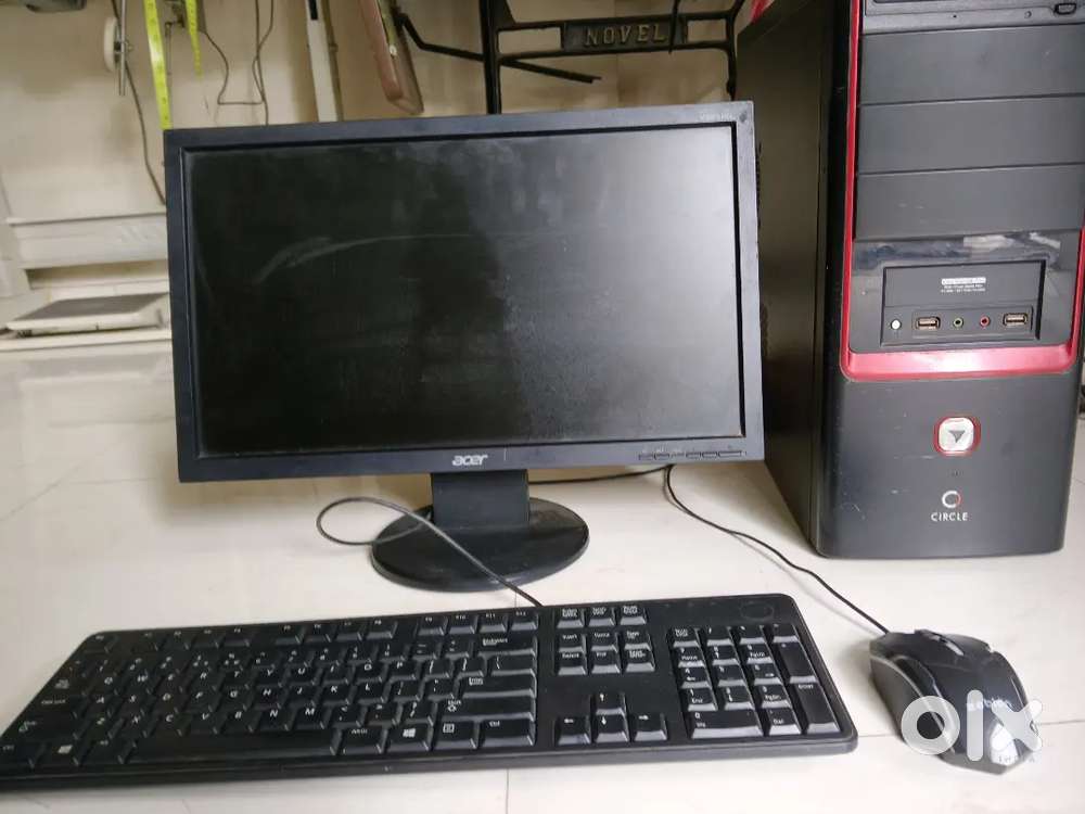 Computer set (mouse,CPU, keyboard, monitor)