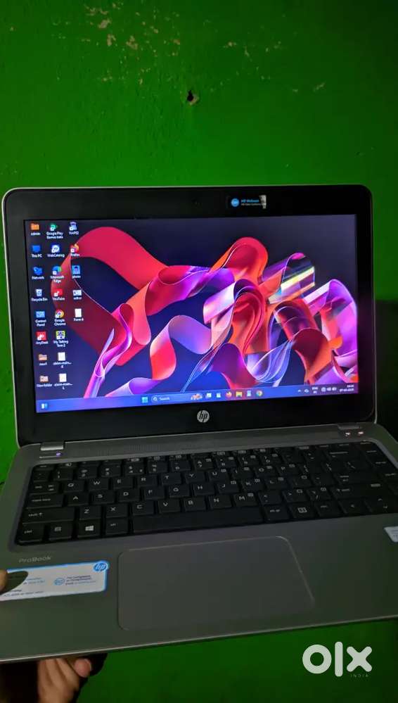 HP LAPTOP i5 7th jen 8 GB RAM 238 GB storage with charger