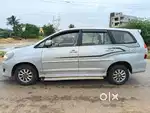 Toyota Innova 2.5 V 7 STR, 2012, Diesel