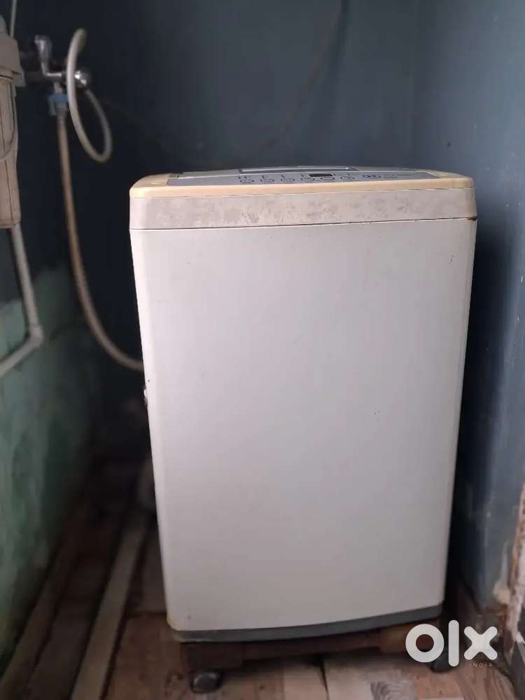 LG 6.5 kg fully automatic top load washing machine