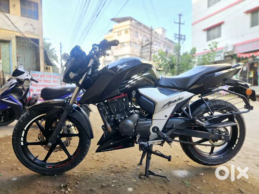 Apache RTR 160 4V BS4 Model Black