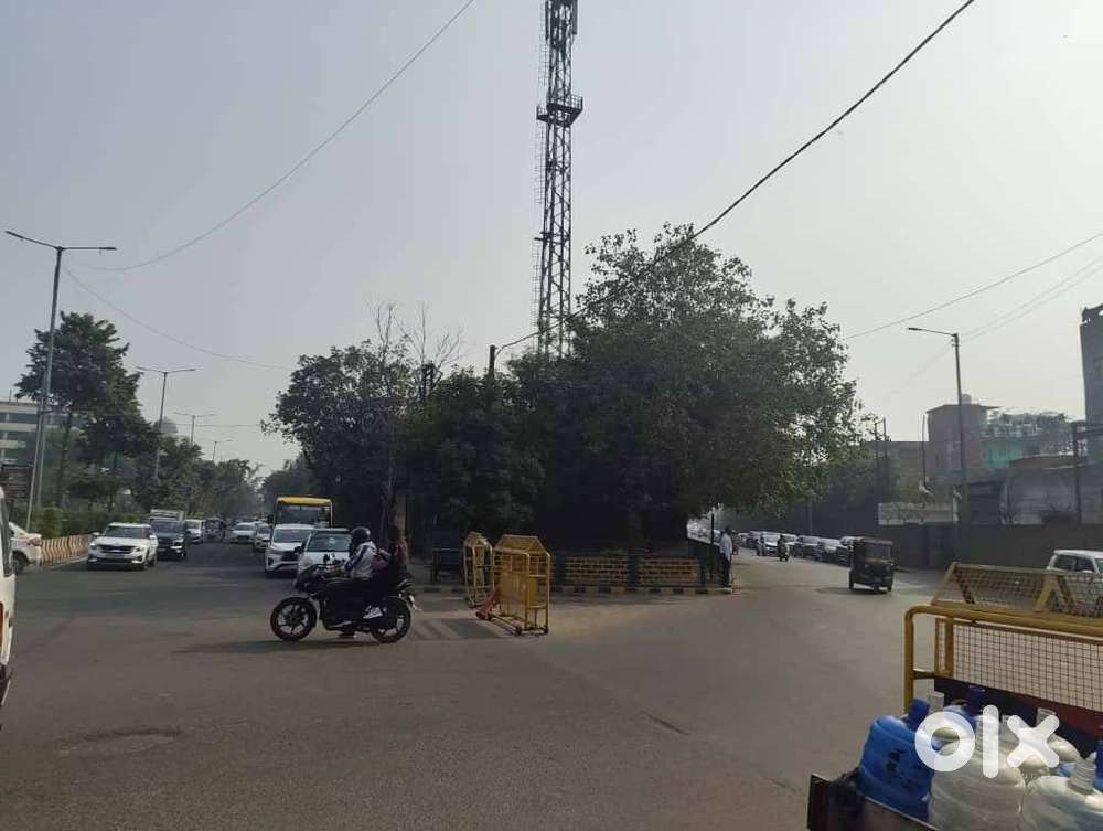 Vacant Plot (No Permanent structure)