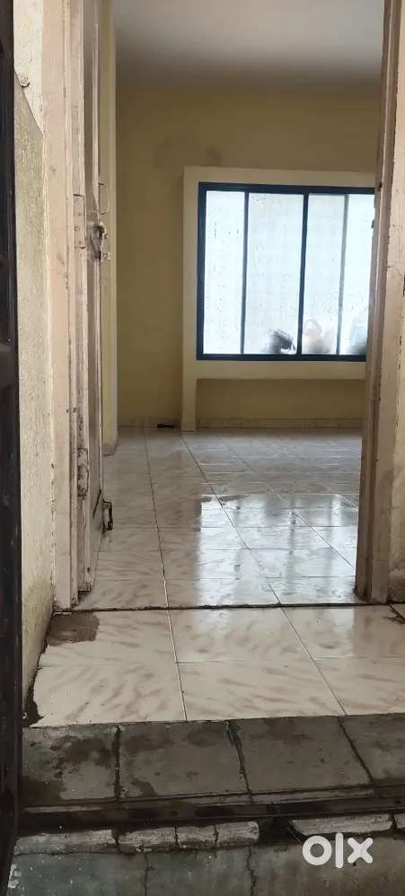 Need 3 female roomate urjently college road