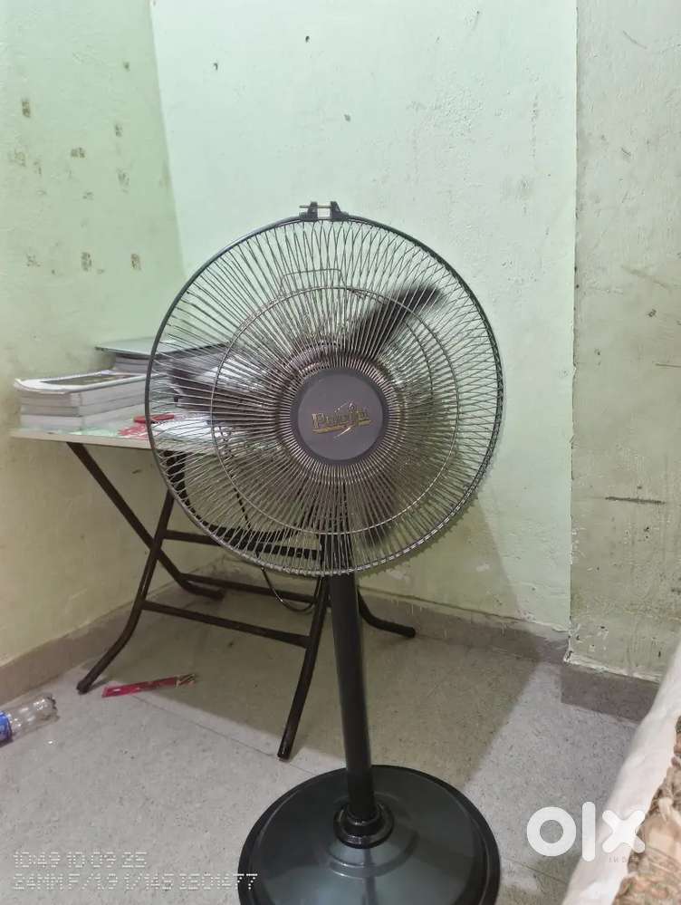Stand fan with in guarantee