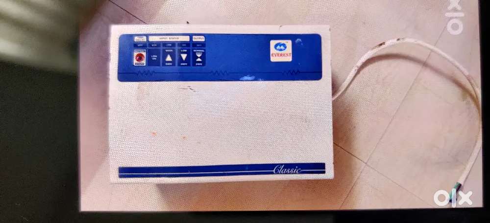 Voltage stabilizer for AC