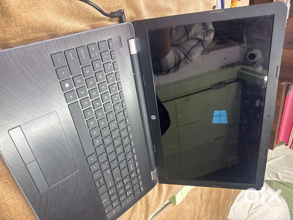 Hp laptop v good condition