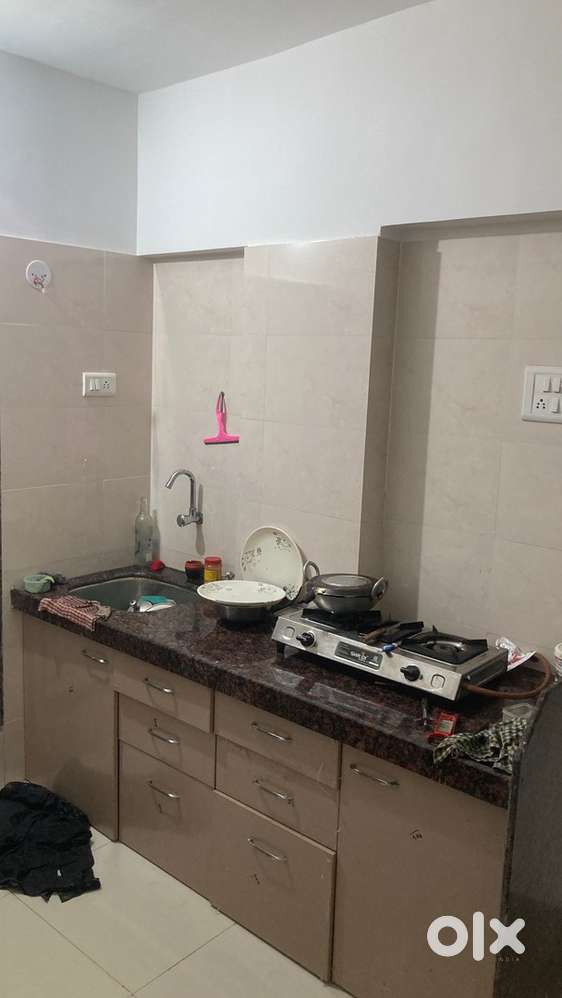 Roommates only girls