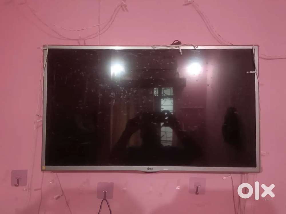 LG 32 inch