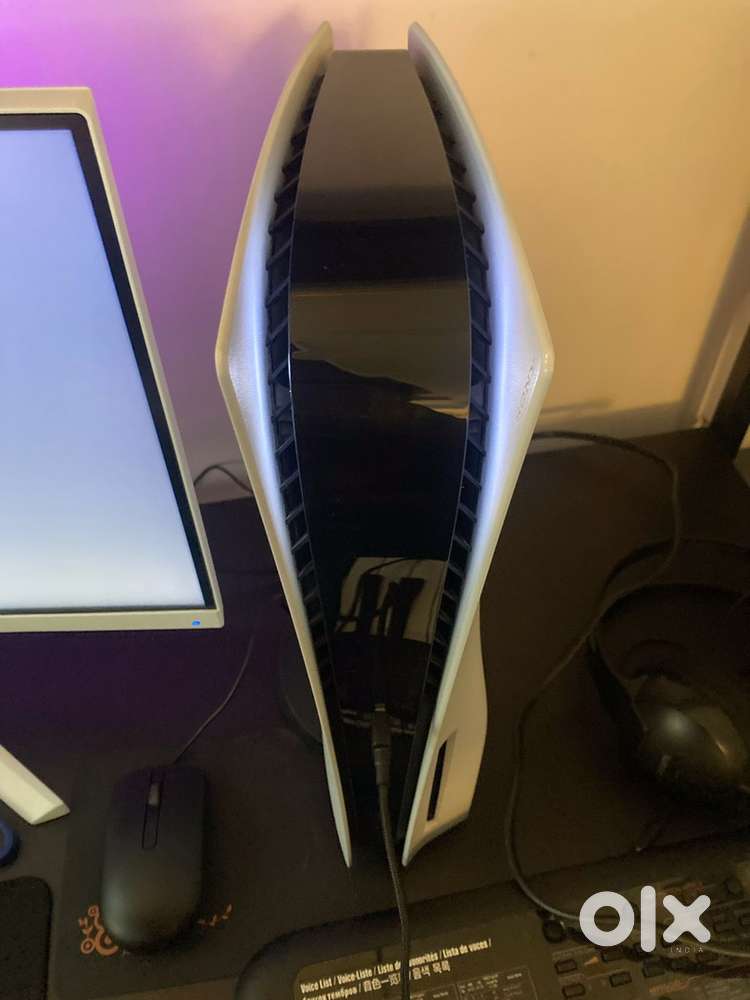 Ps5 with two controllers