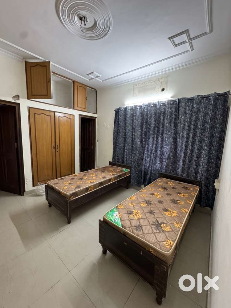 2 seater brand new pg for girls sec 74 75 8b