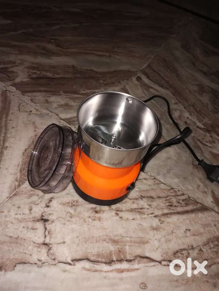 Compact Electric Dry Grinder – Perfect for Spices, Coffee & Nuts