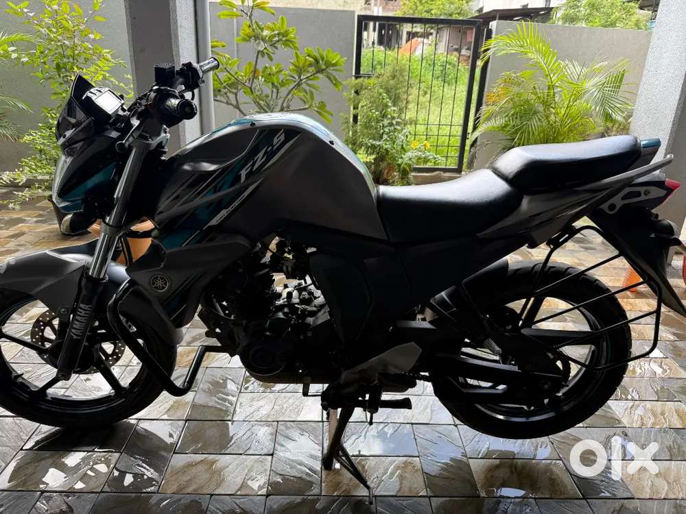 Yamaha FZ V2