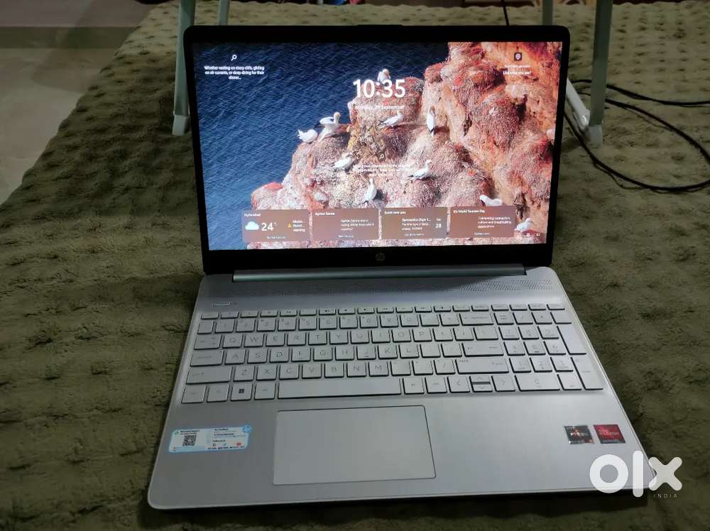 Hp laptop(8 gb ram, Ryzen 5)
