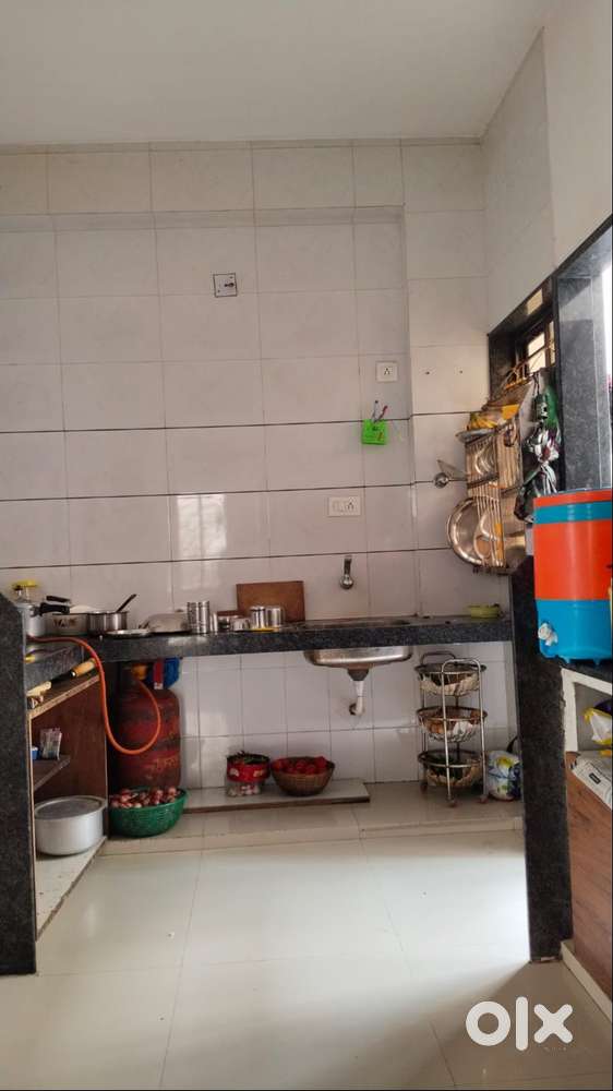 Looking for 2 roommates