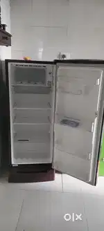 Whirlpool 180 litre fridge (8 month old)