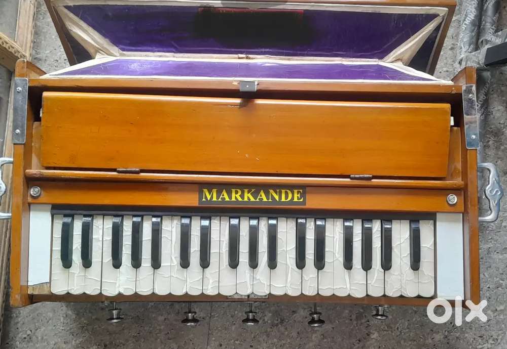 Harmoniums