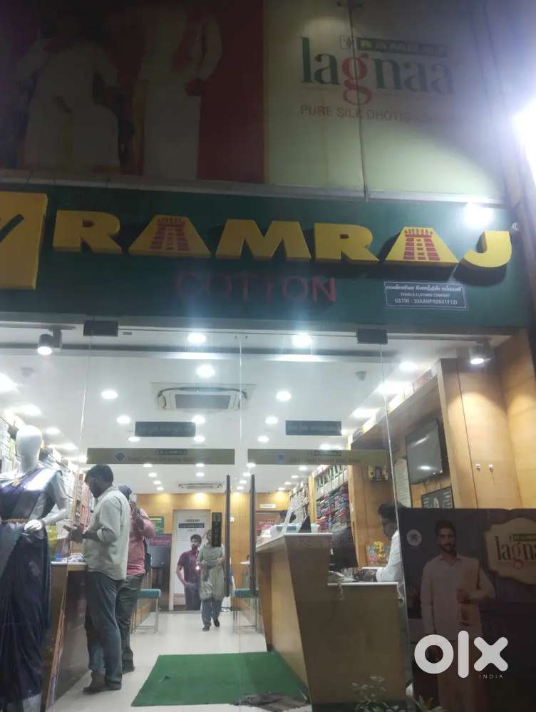 Sales person in retail