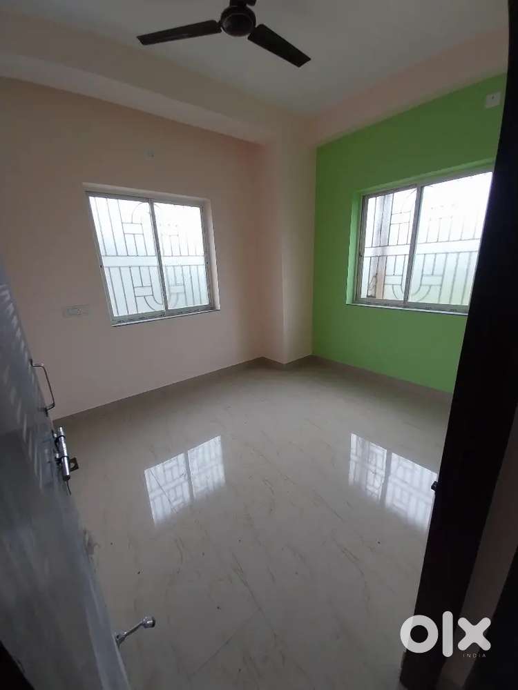 2bhk rooms for rent prime location of kestopur and newtown