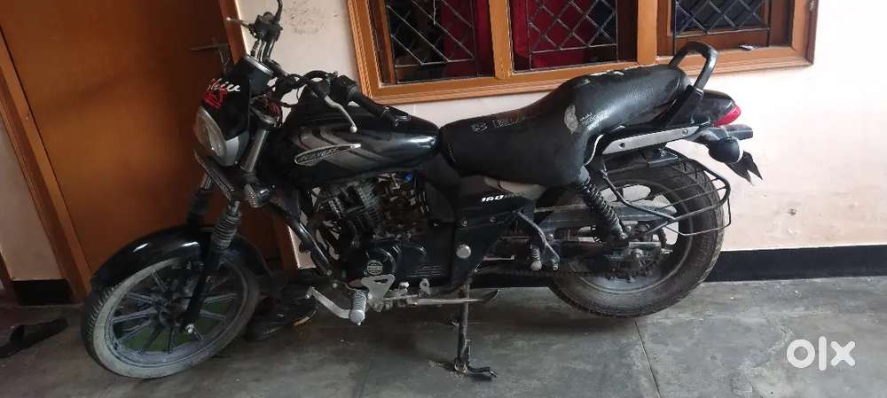 Avenger 160 street .