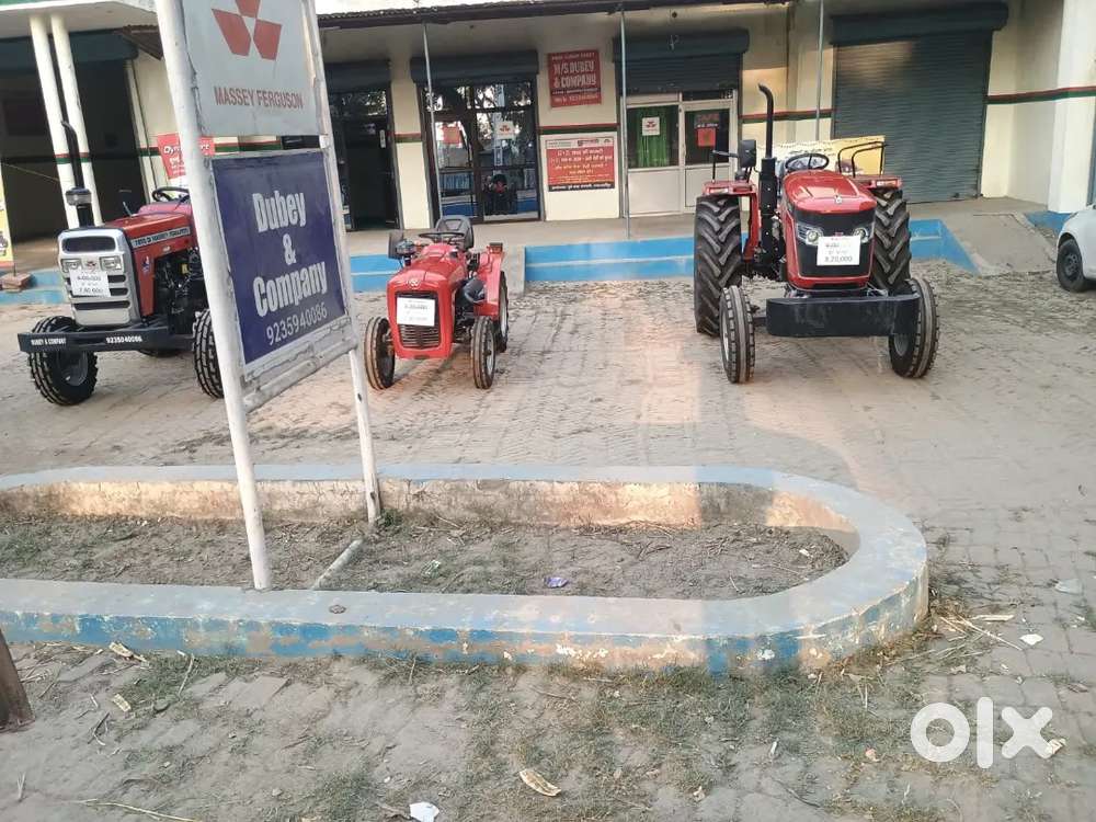 Shops and hall , suitable for hospital ,showroom ,godown,office