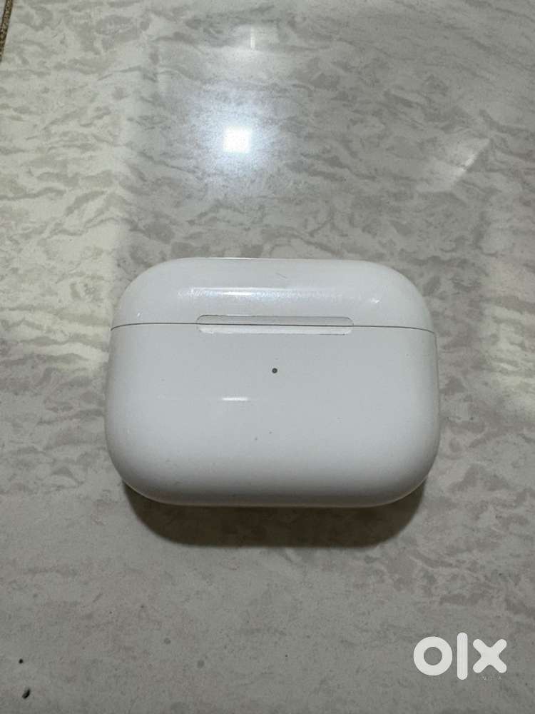 AirPods pro Gen 1 - Mint condition with Box