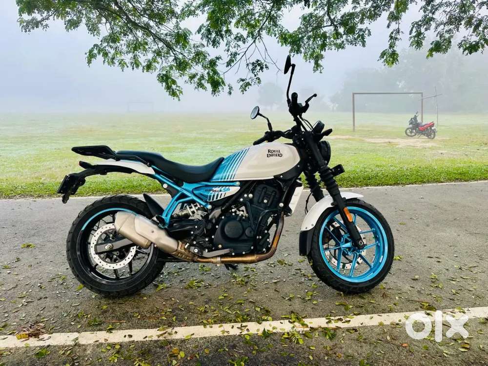 Royal Enfield Guerrilla 450 brava blue edition with Navigation