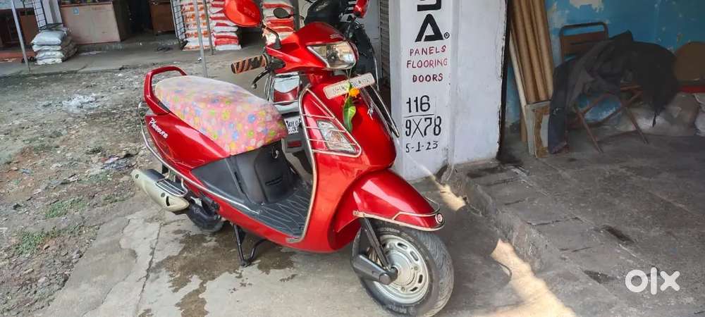 Hero Pleasure 2012  10,000 km  Excellent Condition