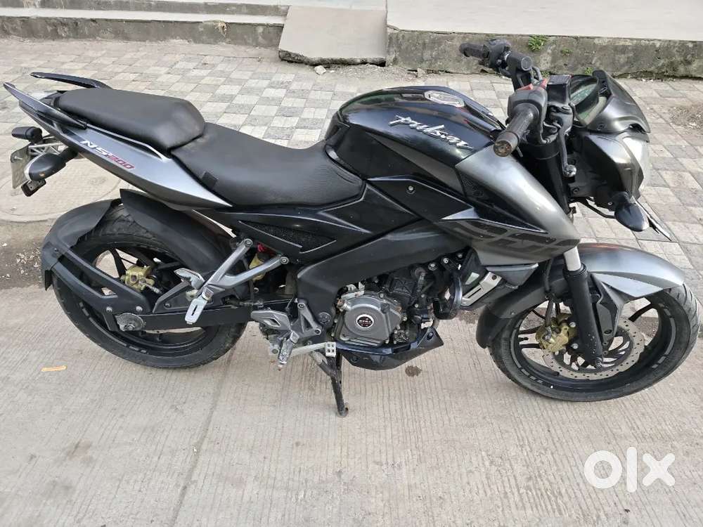 Bajaj pulsar NS 200cc 2017 model double disc 1st owner top condition