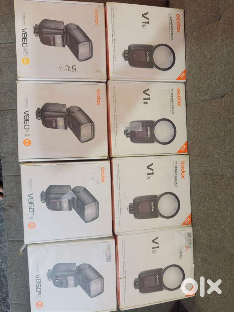 Godox V1 and V860iii Camera Flashess available