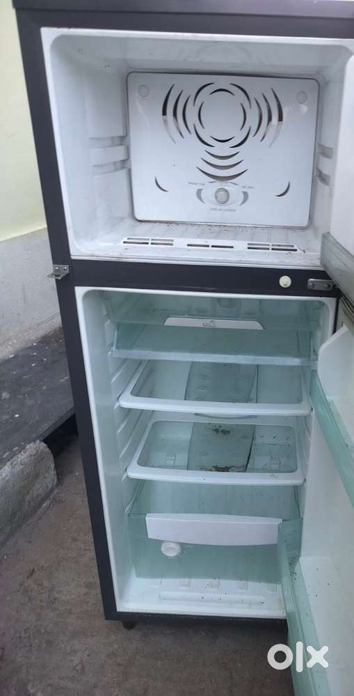 Second hand fridge and washing machine and AC also available