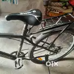 एक दम न्यू है आगे पीछे दोनों डैश ब्रेक है