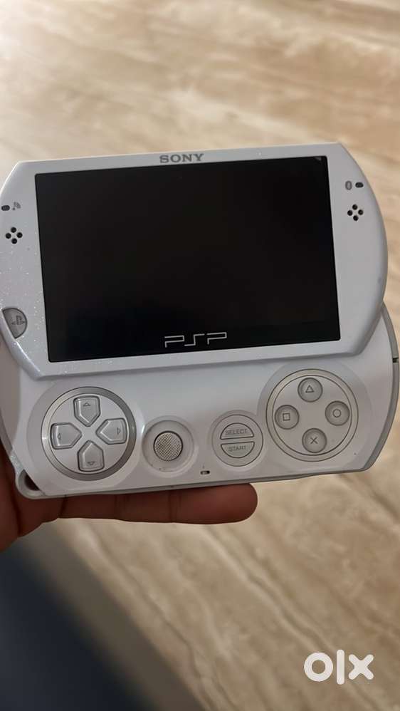 PSP GO mint condition