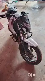Baik bech rahe hai