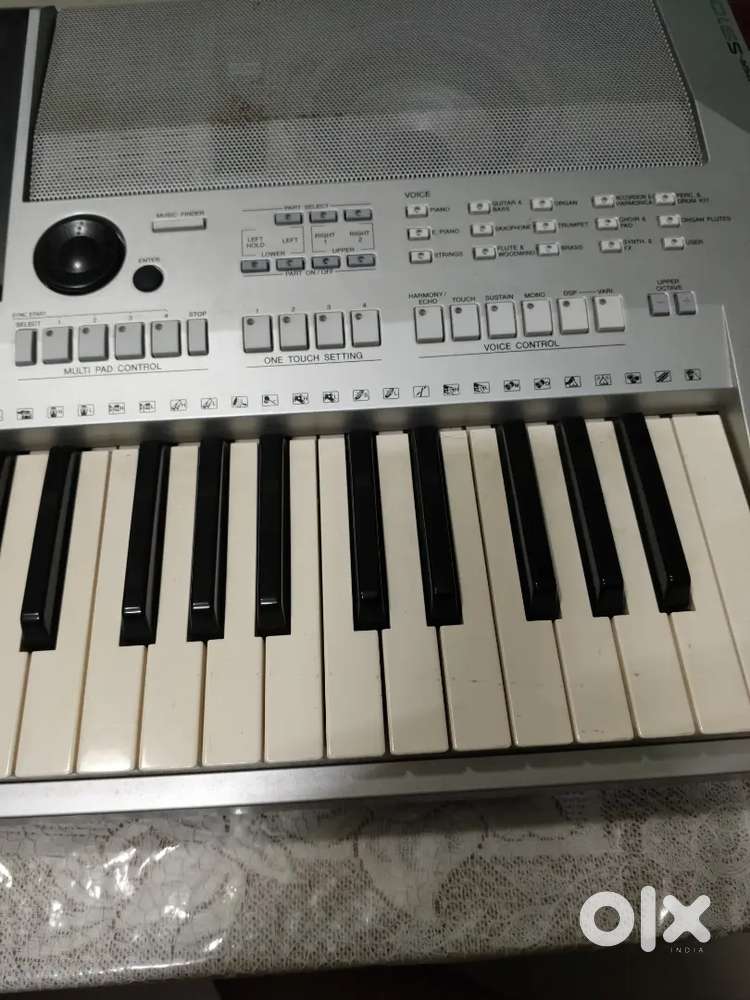 YAMAHA PSR S 910