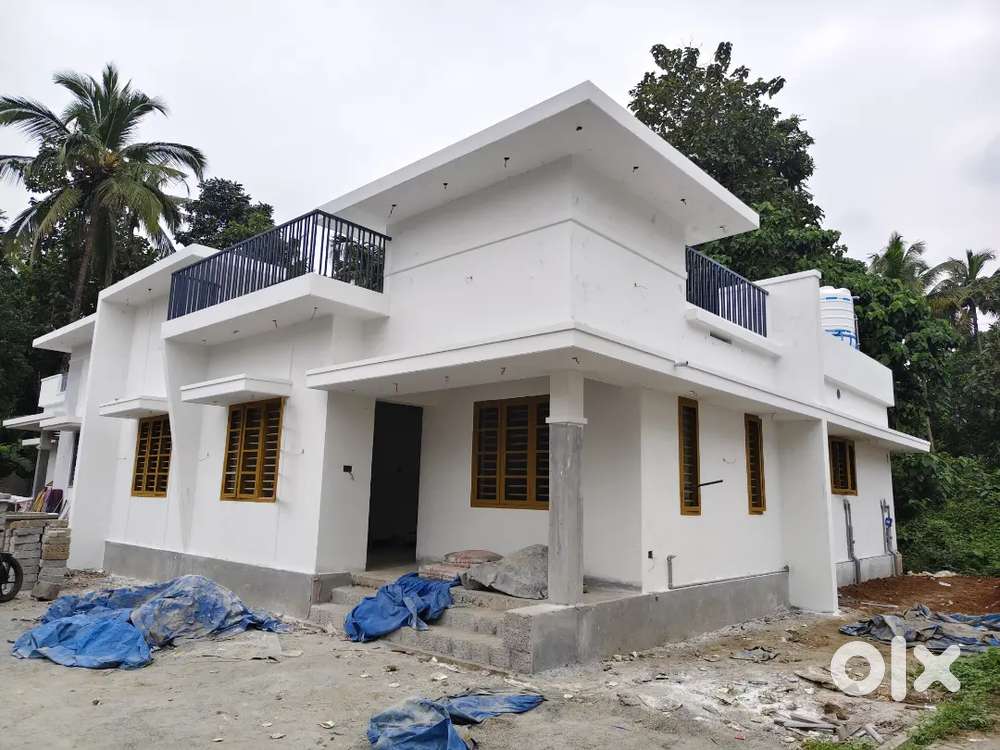 Near Nadathara 5.500 Cent 3 Bhk Brand New House's For Sale