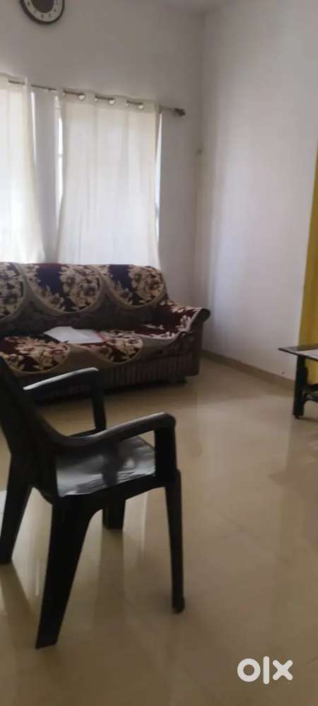 2 bhk available for students