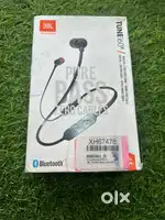JBL Tune 160BT by Harman Pure Bass Wireless in-Ear Headphones with Mic