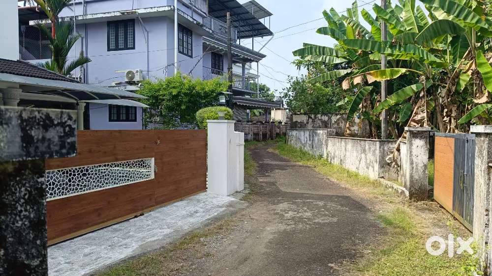 7 cent land in chalakudy 42 lakh