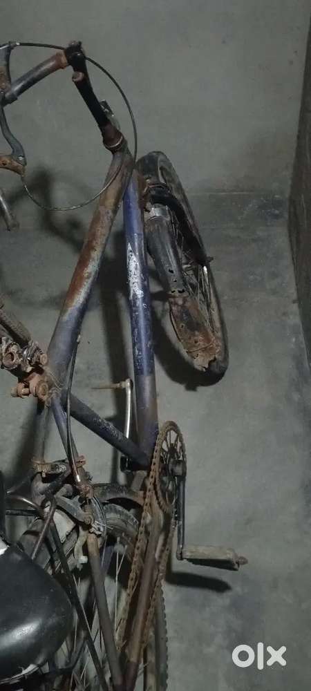 Cycle mein kisi prakar ka kharabi nahin hai khali handle tuta hua Hai