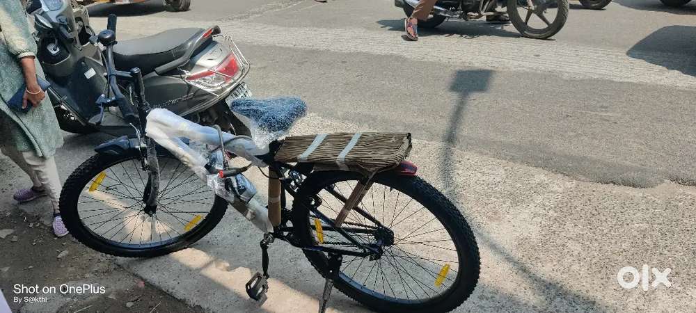 Brand New cycle unisex very very rarely used