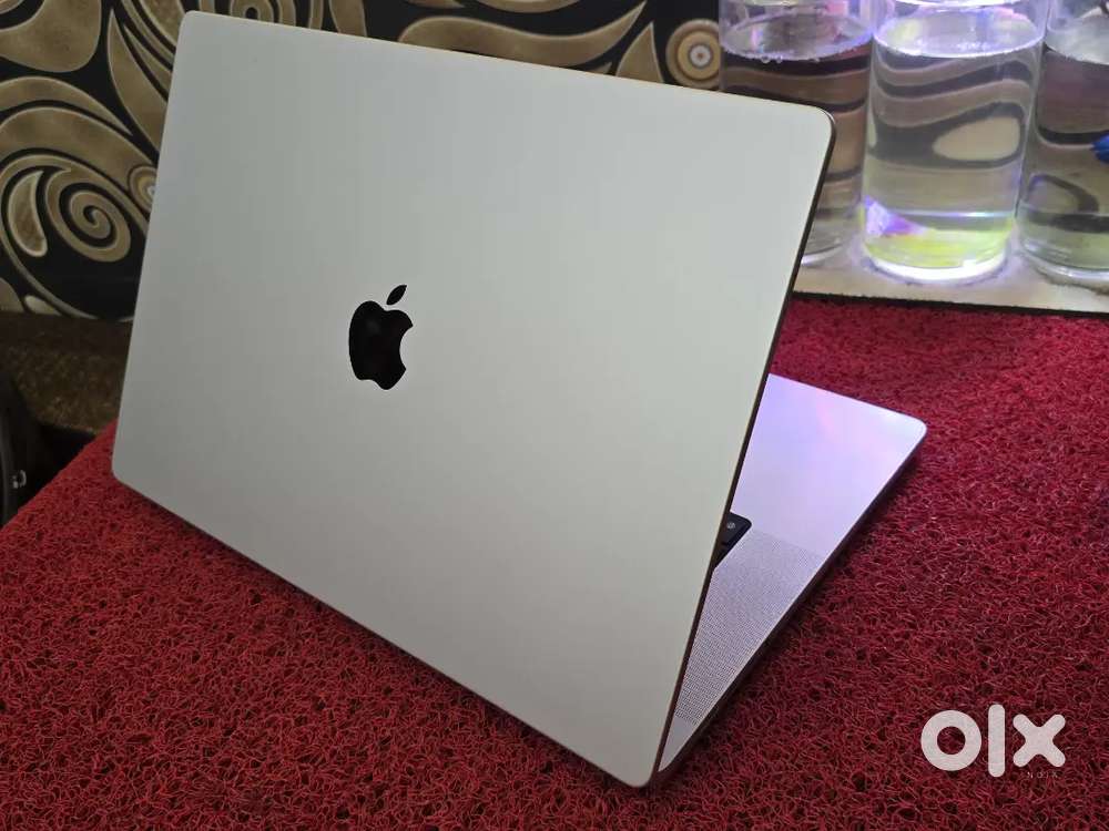 M1 PRO  Apple Macbook 16inch 16gb 512gb SSD  Retina XDR Display