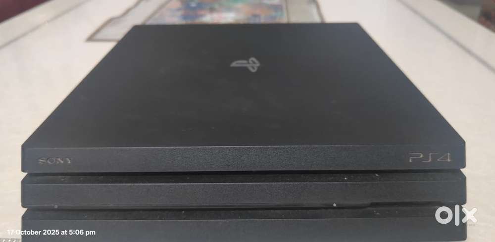Ps4 pro 1 tb mint condition