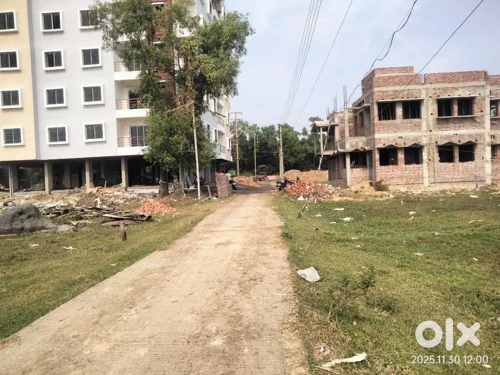 Fuljhore side House Available.