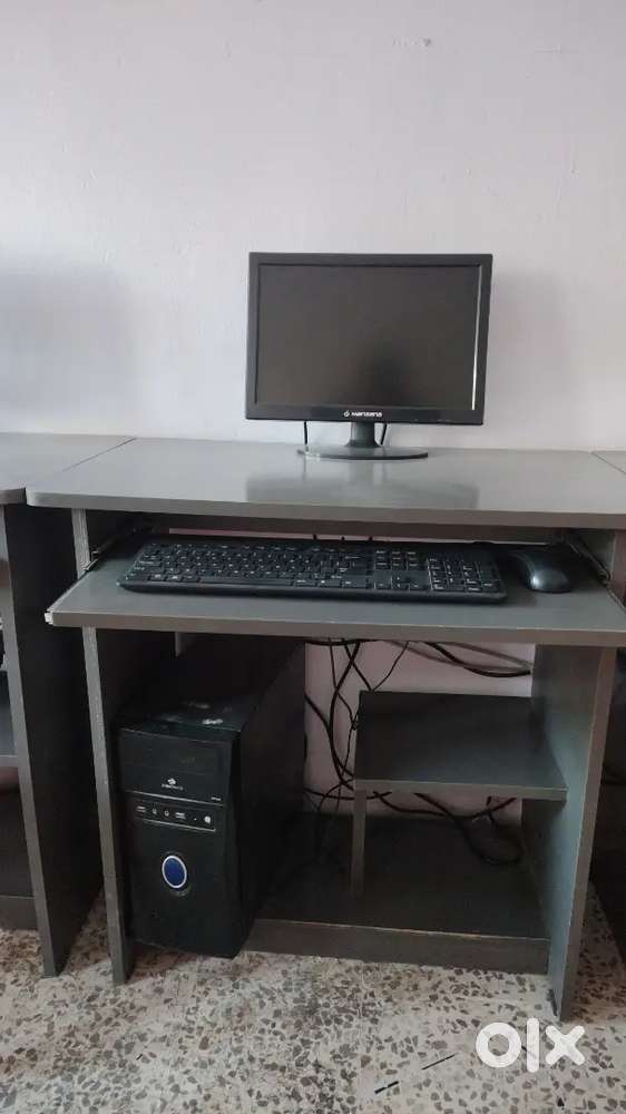 Computer table