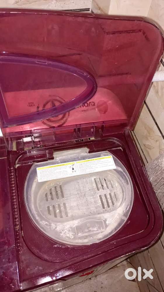 Semi automatic washing machine