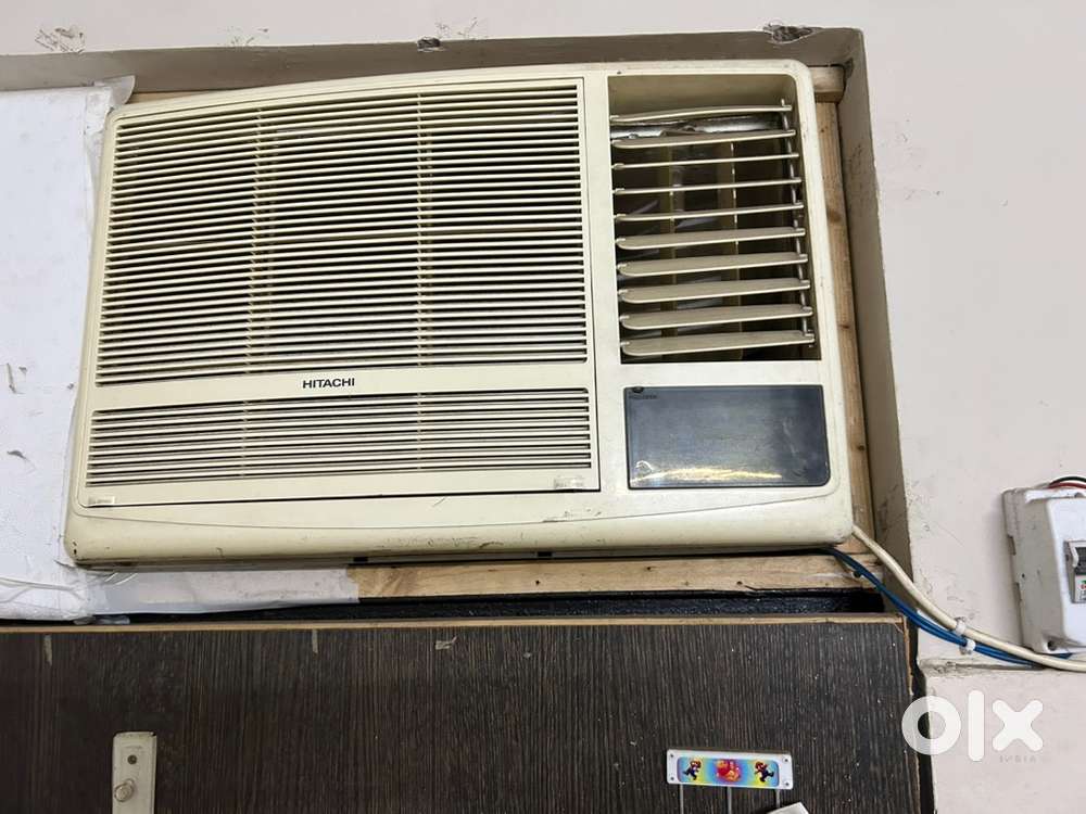 Window ac 1.5 ton 5 star Hitachi
