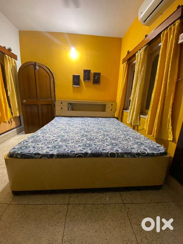 Bed Almirah Dressing table