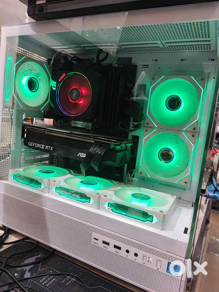 White Ryzen 7 Gaming pc Rtx graphics