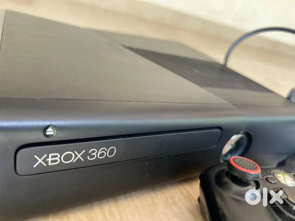 Xbox 360 with cds