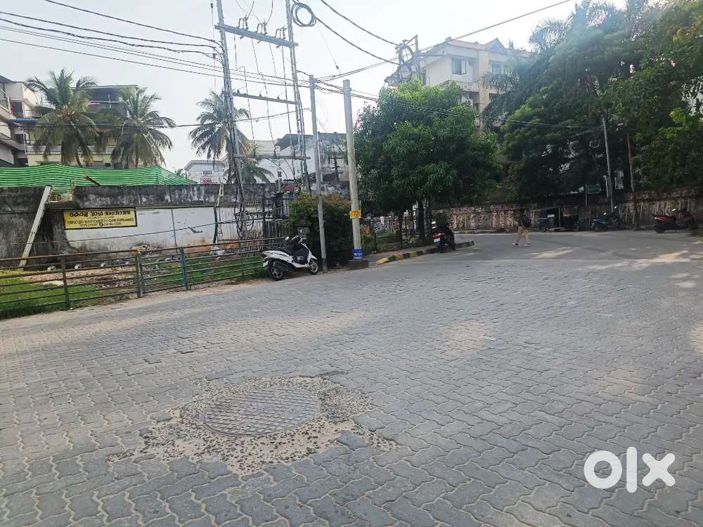 Guruvayoor temple West Nada 47 Cent Commercial plot 39 lakhs Cent